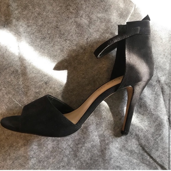 Aldo Black Suede Heel - Picture 3 of 4